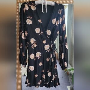 Everly Black Floral Long Sleeve Dress